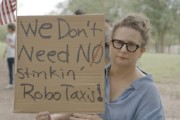 命盘自测特斯拉在得州奥斯汀遭遇抗议活动：反对马斯克Robotaxi计划